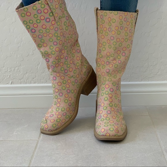 Sunny Daisies Square Toe Mid Calf Western Boots - Picture 2 of 8